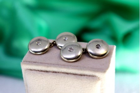  Botões de punho em ouro branco em formato botão com diamantes 